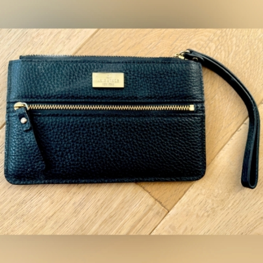 EUC★KATE SPADE ♠️ Vintage Black Pebbled Leather Wristlet!